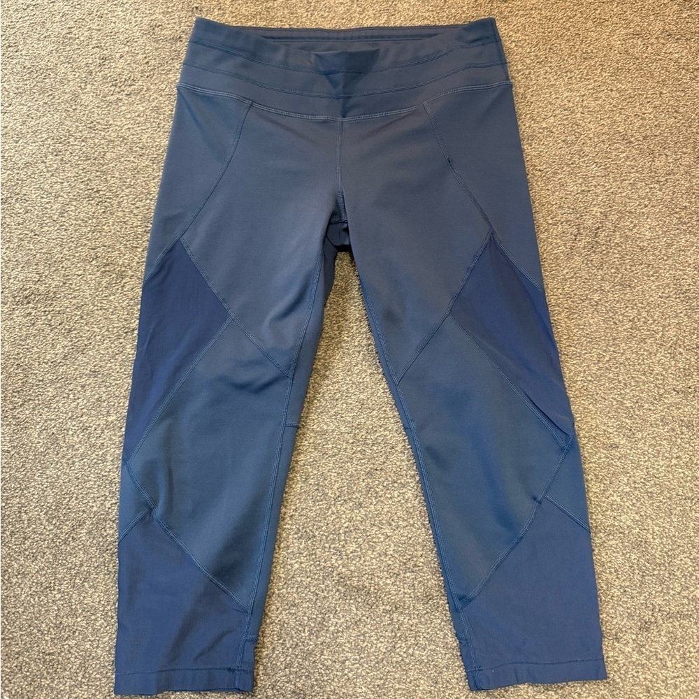 Athleta Navy Blue Mesh Sonar Capri Leggings size M - Picture 4 of 7